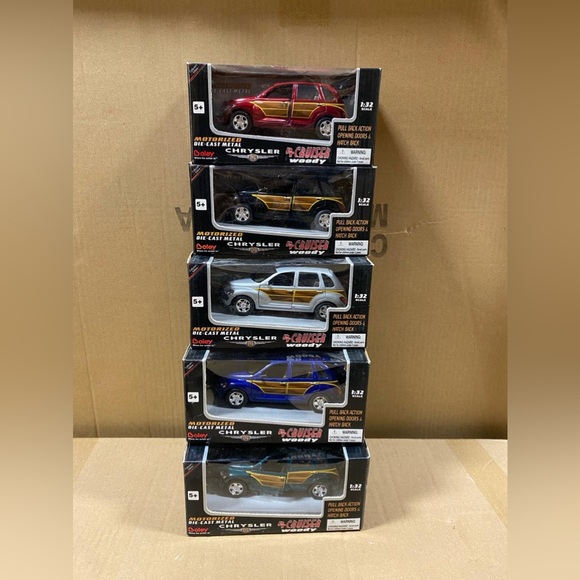 Bundle: Vintage 5 Chrysler PT Cruiser Diecast Model Toy Cars - Picture 1 of 9